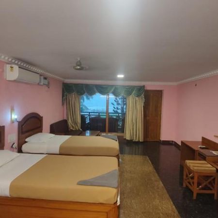 Sea Breeze Beach Resort Махабалипурам Екстериор снимка