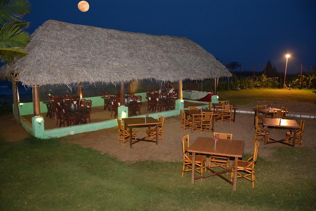 Sea Breeze Beach Resort Махабалипурам Екстериор снимка