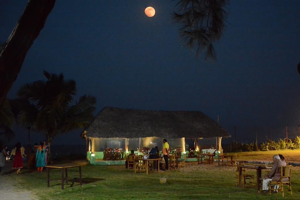 Sea Breeze Beach Resort Махабалипурам Екстериор снимка
