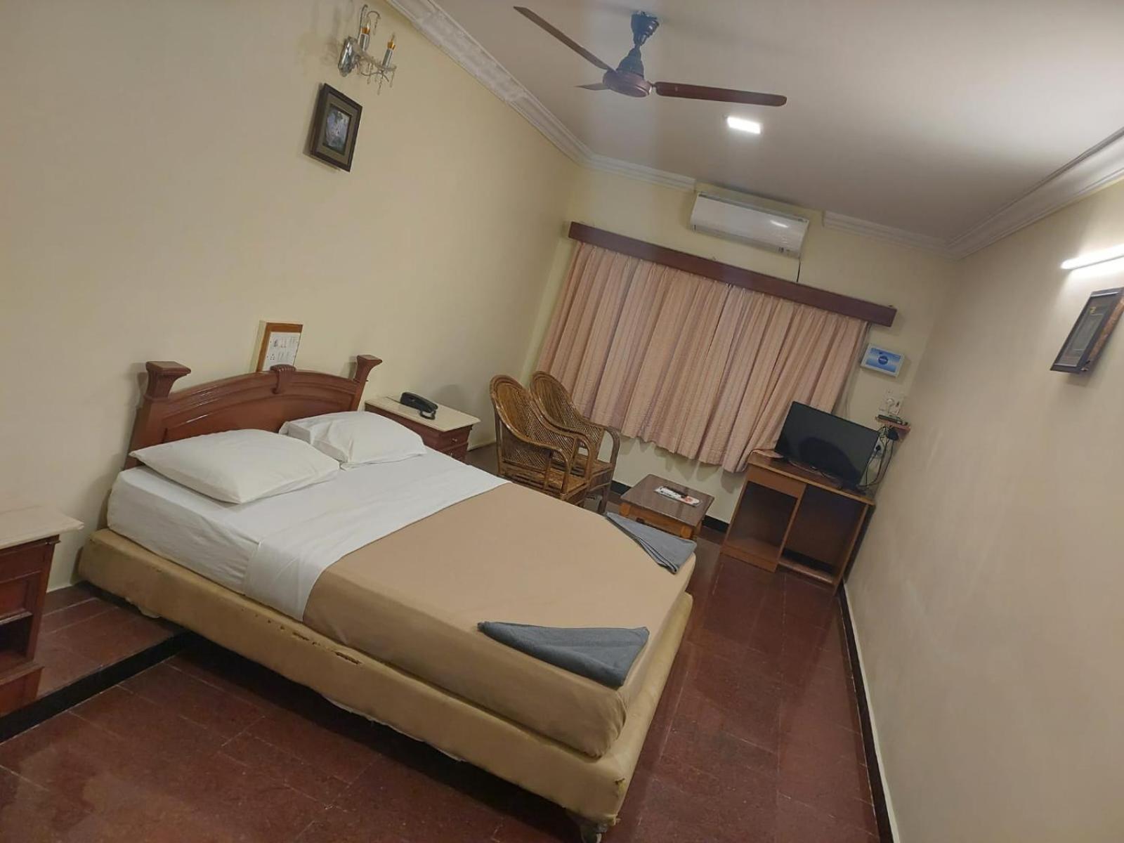 Sea Breeze Beach Resort Махабалипурам Екстериор снимка