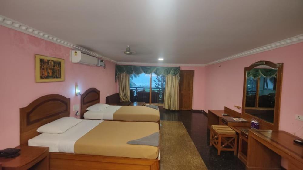 Sea Breeze Beach Resort Махабалипурам Екстериор снимка