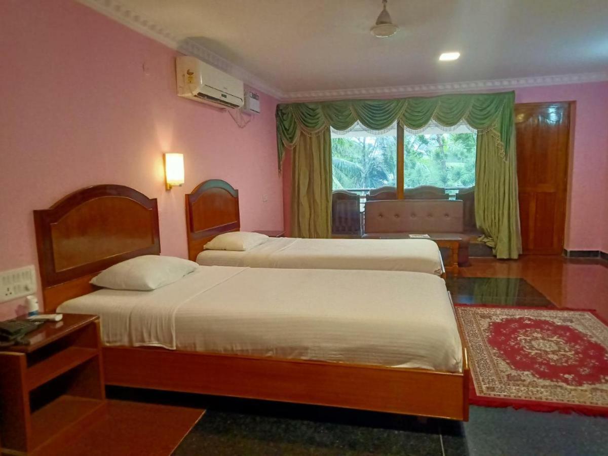 Sea Breeze Beach Resort Махабалипурам Екстериор снимка
