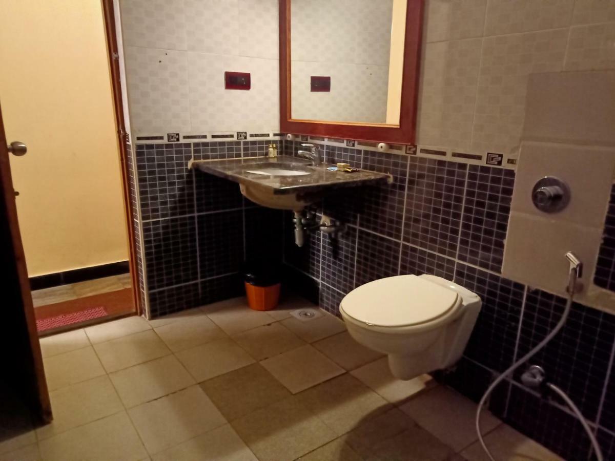 Sea Breeze Beach Resort Махабалипурам Екстериор снимка